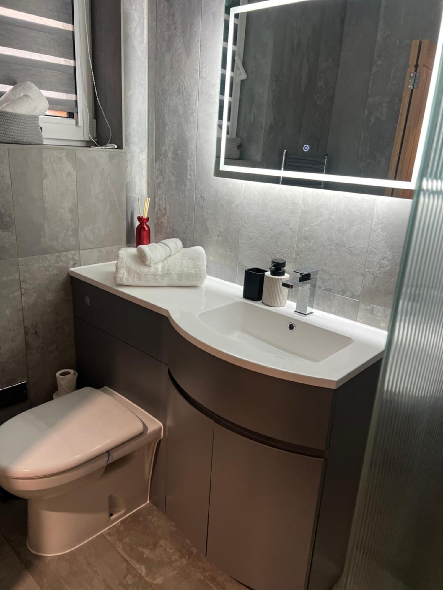 New Built Cosy Apartment Within Walking Distance Of Churchill Hospital Oxford Bagian luar foto